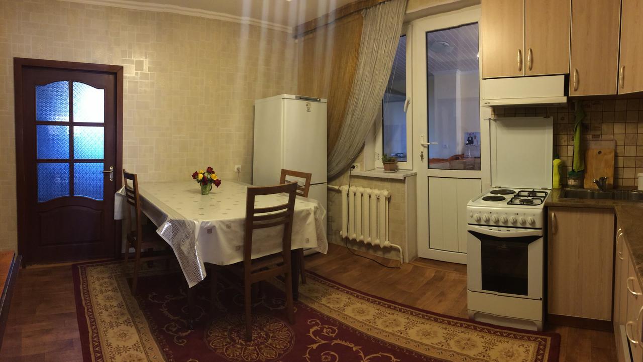 Holiday Hostel House 比什凯克 外观 照片