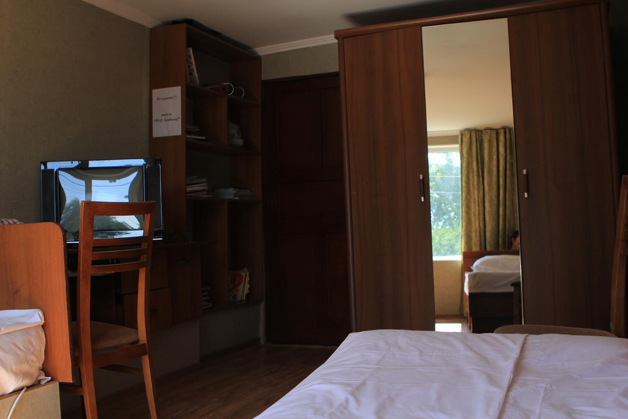 Holiday Hostel House 比什凯克 外观 照片