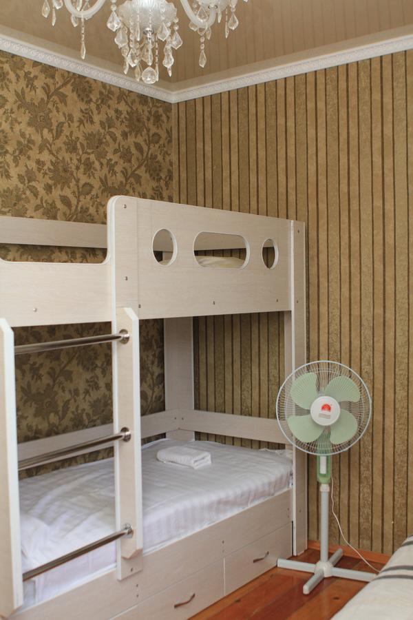 Holiday Hostel House 比什凯克 外观 照片