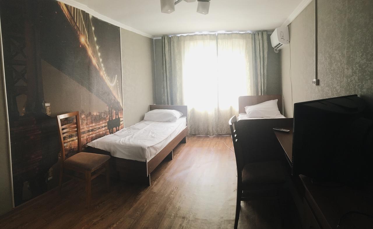 Holiday Hostel House 比什凯克 外观 照片