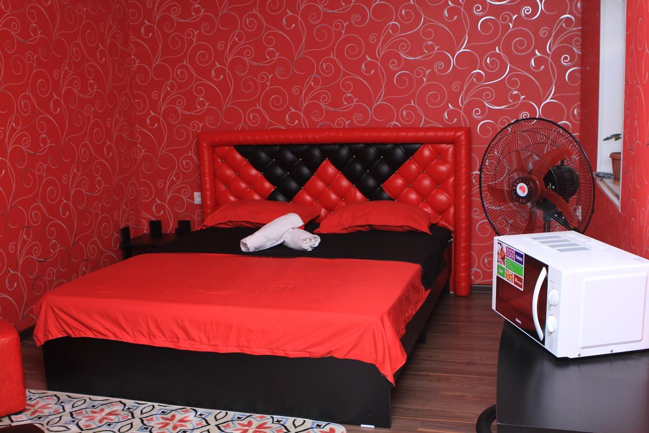 Holiday Hostel House 比什凯克 外观 照片
