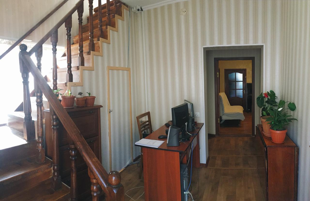 Holiday Hostel House 比什凯克 外观 照片