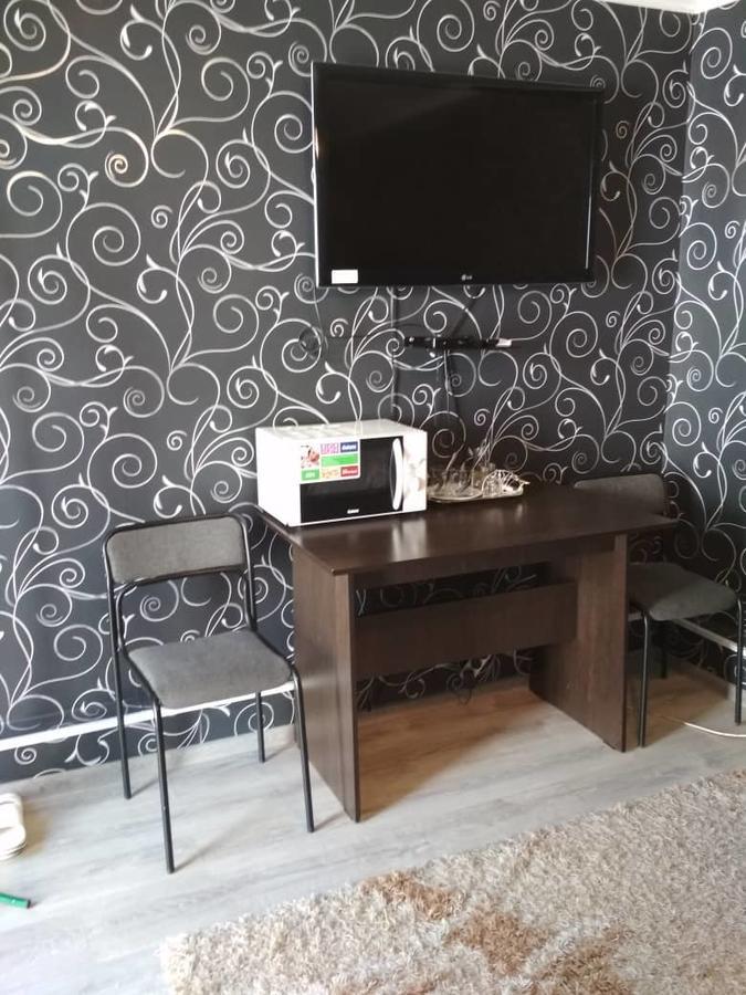 Holiday Hostel House 比什凯克 外观 照片